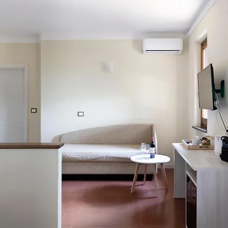 Tenuta Lamborghini Golf & 4*