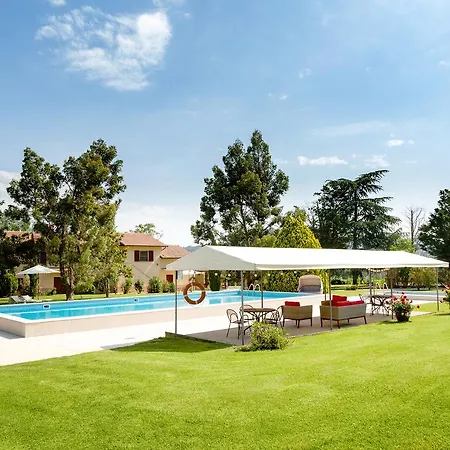 Tenuta Lamborghini Golf & فندق مبيت وإفطار *
